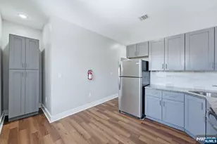 913 S 18th Street 2, Newark, NJ 07108 - Photo 5