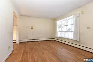 96 Grove St, Waldwick, NJ 07463 - Photo 5