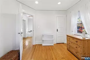 160 Pinewood Pl, Teaneck Township, NJ 07666 - Photo 21