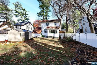 160 Pinewood Place, Teaneck Township, NJ 07666 - Photo 3