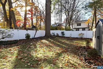 160 Pinewood Place, Teaneck Township, NJ 07666 - Photo 33