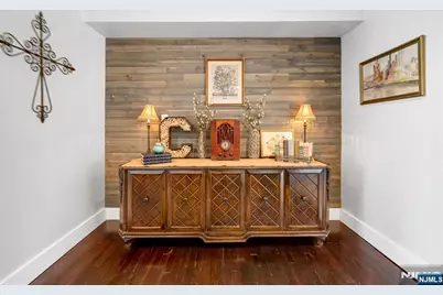 490 Albert Place, New Milford, NJ 07646 - Photo 9