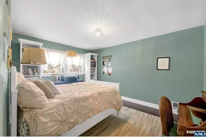 490 Albert Place, New Milford, NJ 07646 - Photo 23