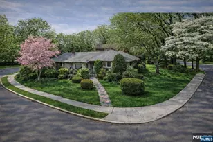 633 Wilmerding Ave, Teaneck Township, NJ 07666 - Photo 1