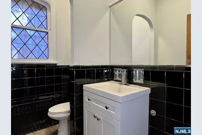 695 Palisade Avenue, Cliffside Park, NJ 07010 - Photo 17