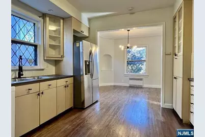 695 Palisade Avenue, Cliffside Park, NJ 07010 - Photo 13