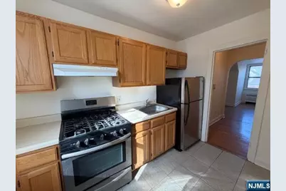 735 Elm Avenue 5F #5F, Teaneck Township, NJ 07666 - Photo 5