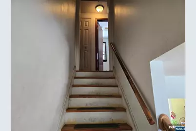 127 Glenwild Avenue, Bloomingdale, NJ 07403 - Photo 9