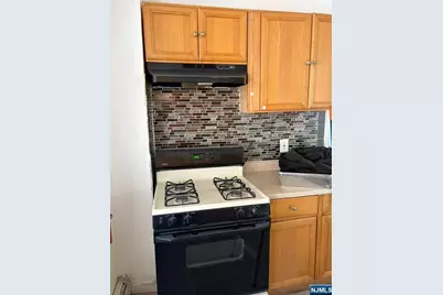 3 Mass Court 2R #2R, Passaic, NJ 07055 - Photo 5