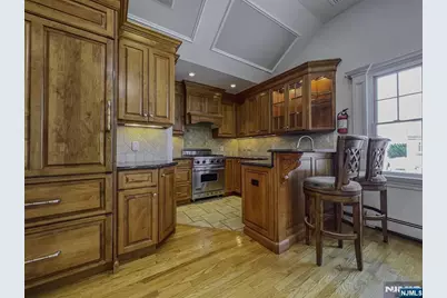 91 Cutler Street 2/2nd Flr #2/2nd flr, Clifton, NJ 07011 - Photo 3