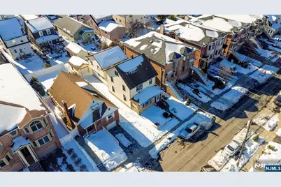 428 Lawton Avenue, Cliffside Park, NJ 07010 - Photo 43