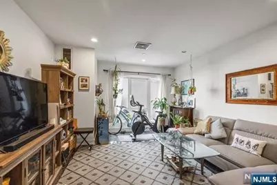 310 Cliff Lane 1H #1H, Cliffside Park, NJ 07010 - Photo 5