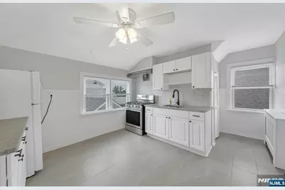 88 McKinley Avenue 2 #2, Lodi, NJ 07644 - Photo 5