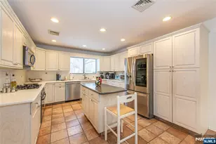 36 Yellow Brick Rd, Wayne, NJ 07470 - Photo 11