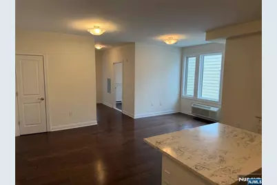 307 Gorge Road 402 #402, Cliffside Park, NJ 07010 - Photo 5