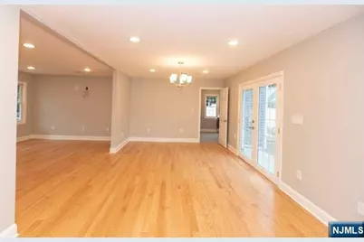 125 Arcola Avenue, Paramus, NJ 07652 - Photo 11