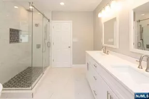 125 Arcola Ave, Paramus, NJ 07652 - Photo 27