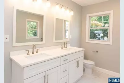 125 Arcola Avenue, Paramus, NJ 07652 - Photo 23