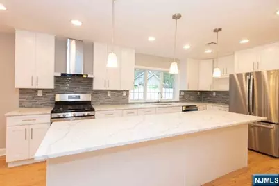 125 Arcola Avenue, Paramus, NJ 07652 - Photo 7