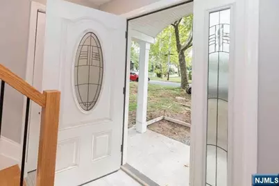 125 Arcola Avenue, Paramus, NJ 07652 - Photo 3