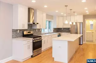 125 Arcola Ave, Paramus, NJ 07652 - Photo 9