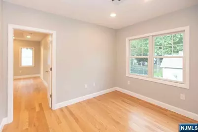 125 Arcola Avenue, Paramus, NJ 07652 - Photo 17