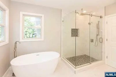 125 Arcola Avenue, Paramus, NJ 07652 - Photo 25