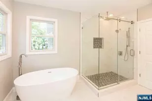 125 Arcola Ave, Paramus, NJ 07652 - Photo 25