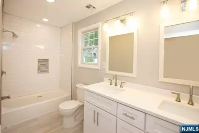 125 Arcola Avenue, Paramus, NJ 07652 - Photo 13