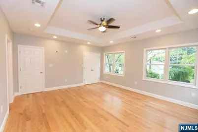 125 Arcola Avenue, Paramus, NJ 07652 - Photo 19