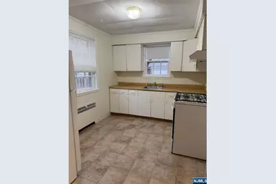 221 Everett Place, Englewood, NJ 07631 - Photo 5