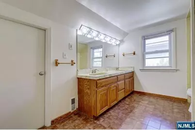 15-47 Elmary Place, Fair Lawn, NJ 07410 - Photo 21