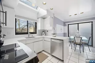 1511 John St, Fort Lee, NJ 07024 - Photo 11