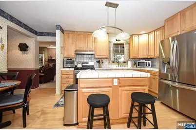84 W Midland Avenue, Paramus, NJ 07652 - Photo 11
