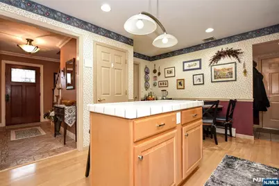 84 W Midland Avenue, Paramus, NJ 07652 - Photo 13