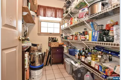 84 W Midland Avenue, Paramus, NJ 07652 - Photo 15