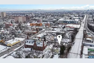 27 Oakwood Avenue, Orange, NJ 07050 - Photo 7