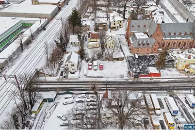 27 Oakwood Avenue, Orange, NJ 07050 - Photo 5