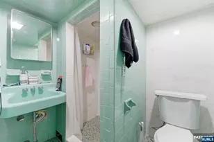 407 3rd Ave, Newark, NJ 07107 - Photo 17