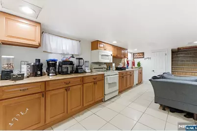 407 3rd Avenue, Newark, NJ 07107 - Photo 19