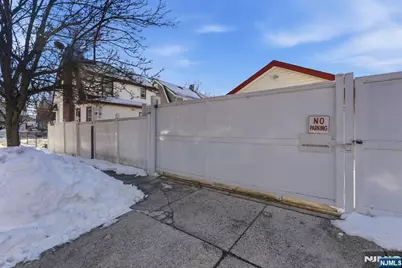 407 3rd Avenue, Newark, NJ 07107 - Photo 5