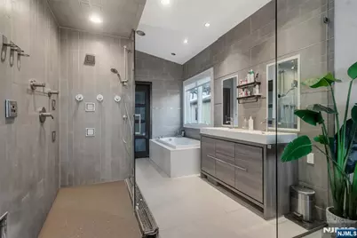 760 E Undercliff B #B, Edgewater, NJ 07020 - Photo 29