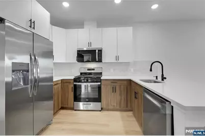 255 Ridge Road 301 #301, Lyndhurst Township, NJ 07071 - Photo 11