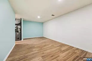 1075 Ash Dr, Mahwah, NJ 07430 - Photo 31