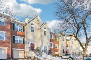 1075 Ash Dr, Mahwah, NJ 07430 - Photo 37