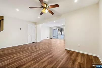 1075 Ash Drive, Mahwah, NJ 07430 - Photo 9