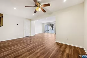 1075 Ash Dr, Mahwah, NJ 07430 - Photo 9