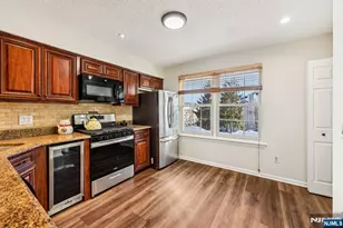 1075 Ash Dr, Mahwah, NJ 07430 - Photo 11