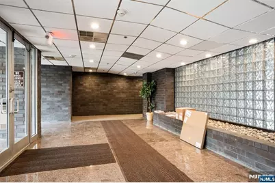 364 Palisade Avenue 4C #4C, Cliffside Park, NJ 07010 - Photo 3