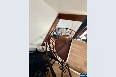 117 Court Avenue 2 #2, Lyndhurst Township, NJ 07071 - Photo 7